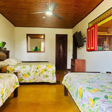Finca Hotel El Laurel - Parque Del Cafe Монтенегро Экстерьер фото